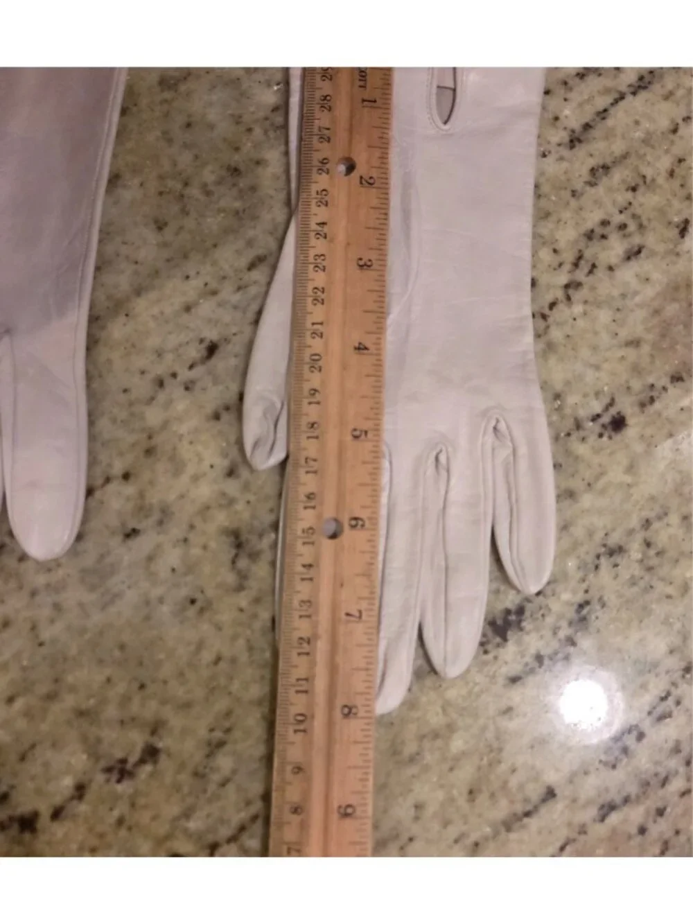 Vintage Womens Size S Beige Leather Gloves Gold Tone Chain Wrist